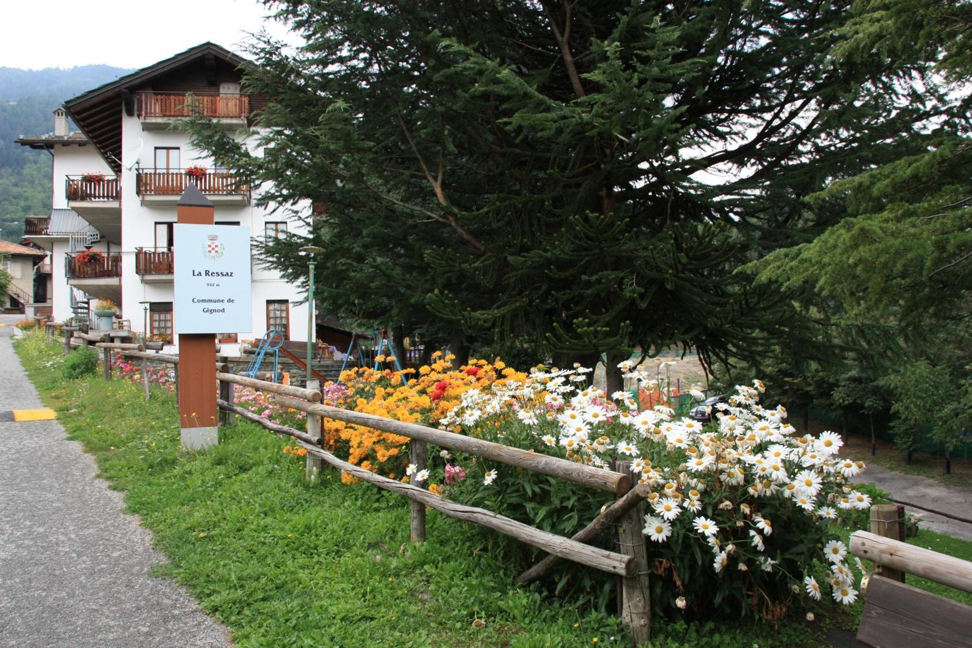Hotel Bellevue Gignod Exterior foto